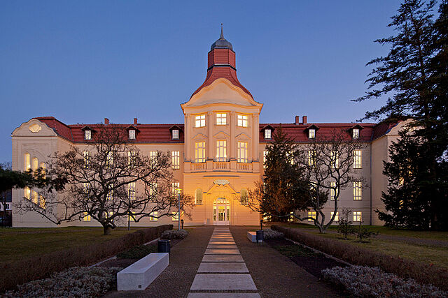 DRK Generalsekretariat (Rittberg-Haus) in Berlin - Lichterfelde DRK Generalsekretariat (Rittberg-Haus) in Berlin - Lichterfelde